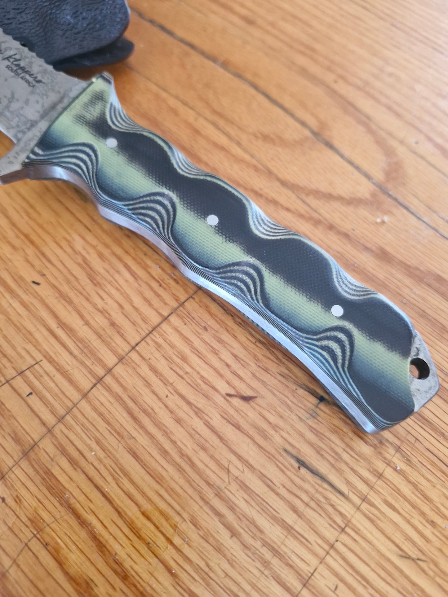 JRK Survivor bush "Black and Green G10"