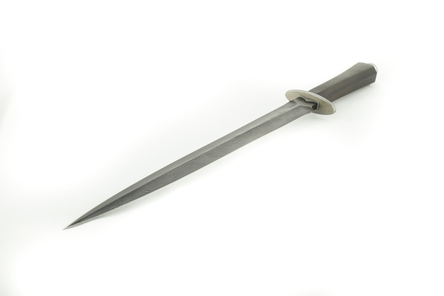 Wagon wheel Dagger