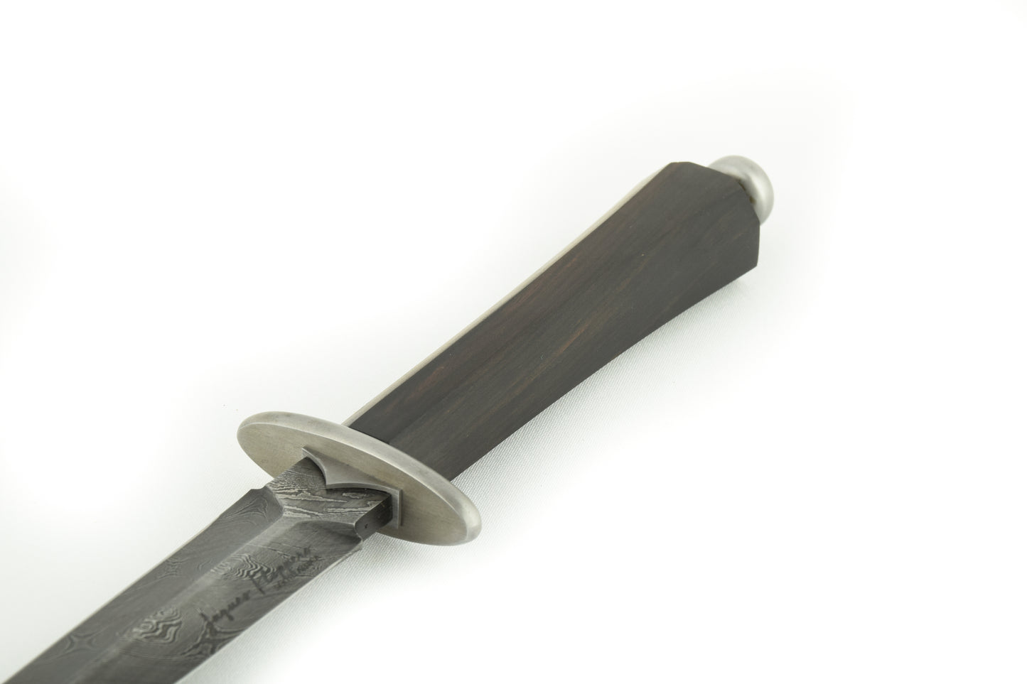 Wagon wheel Dagger